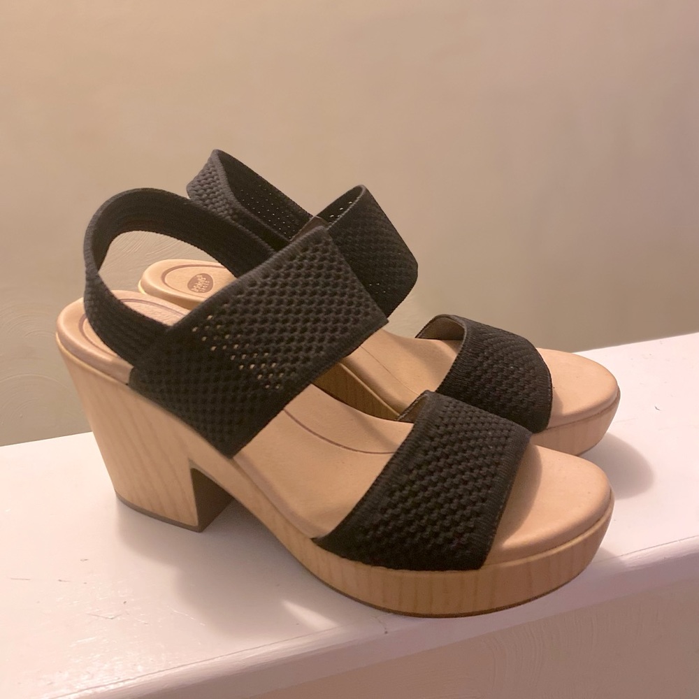 Dr. Scholl’s Black and Tan Heels 8.5